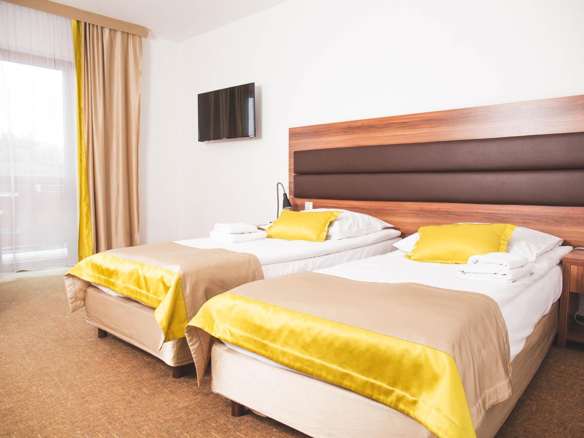 Hotel Beskidian แวงก์เยียร์สกา กูร์กา ภายนอก รูปภาพ