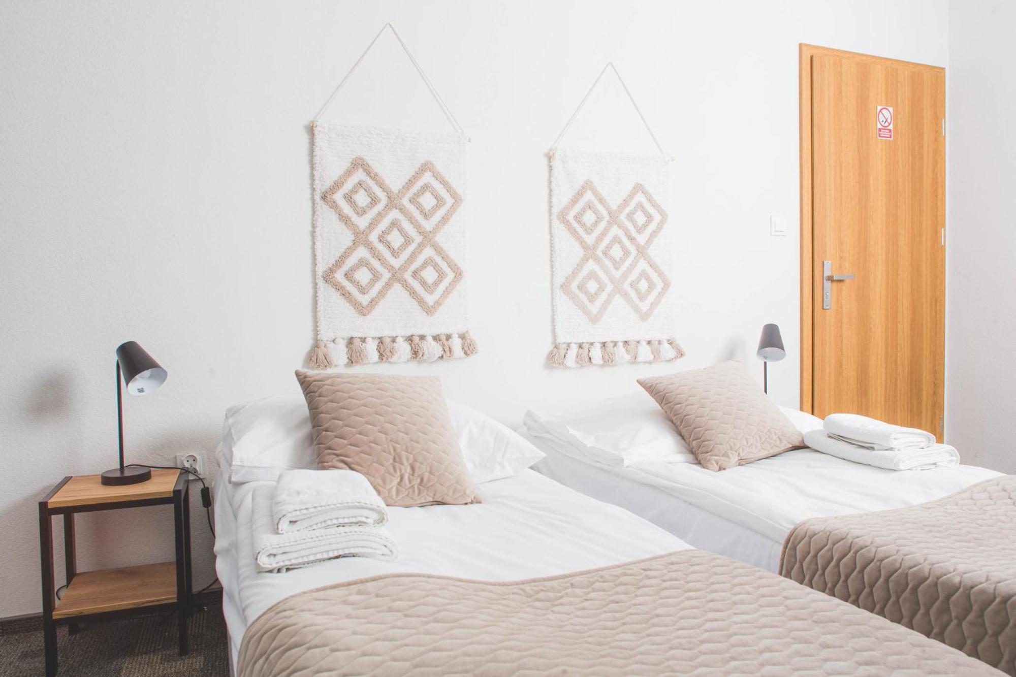 Hotel Beskidian แวงก์เยียร์สกา กูร์กา ภายนอก รูปภาพ