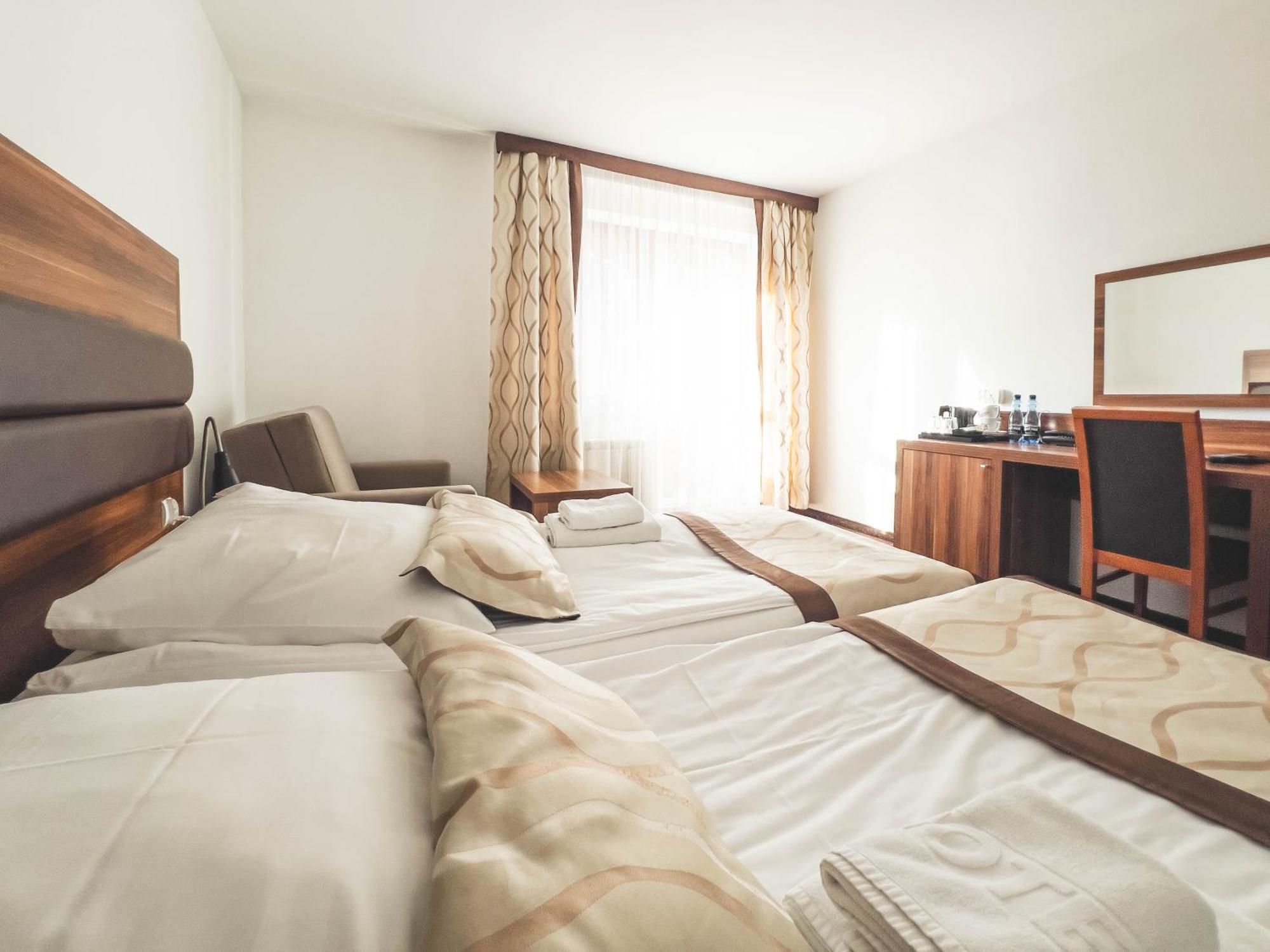 Hotel Beskidian แวงก์เยียร์สกา กูร์กา ภายนอก รูปภาพ